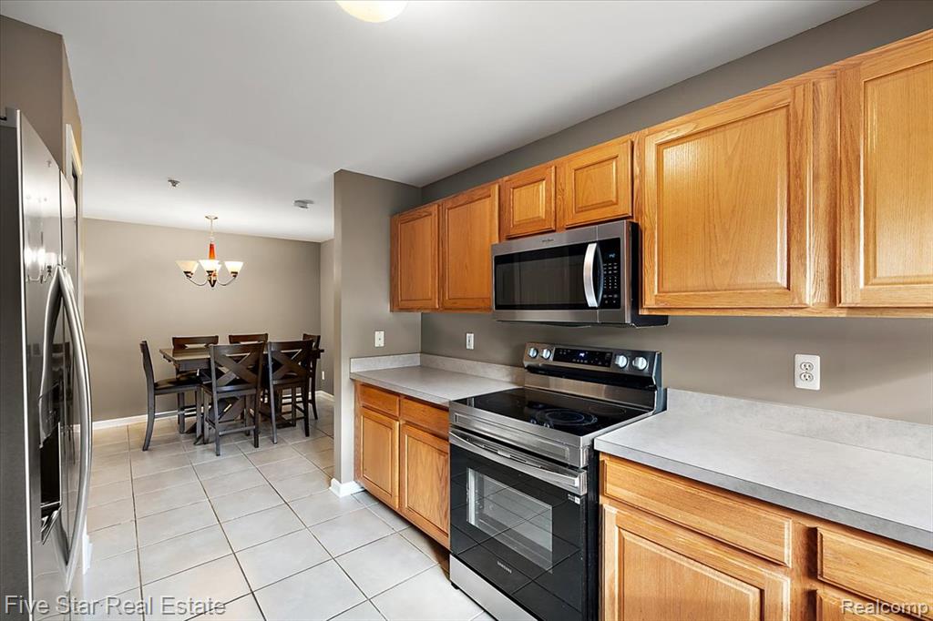 16924 Farmington Road, Unit 93 Livonia, MI 48154 - Photo 36 of 60 Gallery Image 36