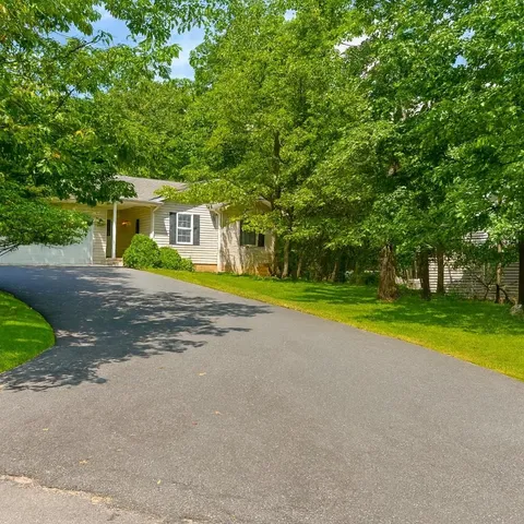 $399,000 | 2395 Hopkins Drive, McGaheysville, VA 22840