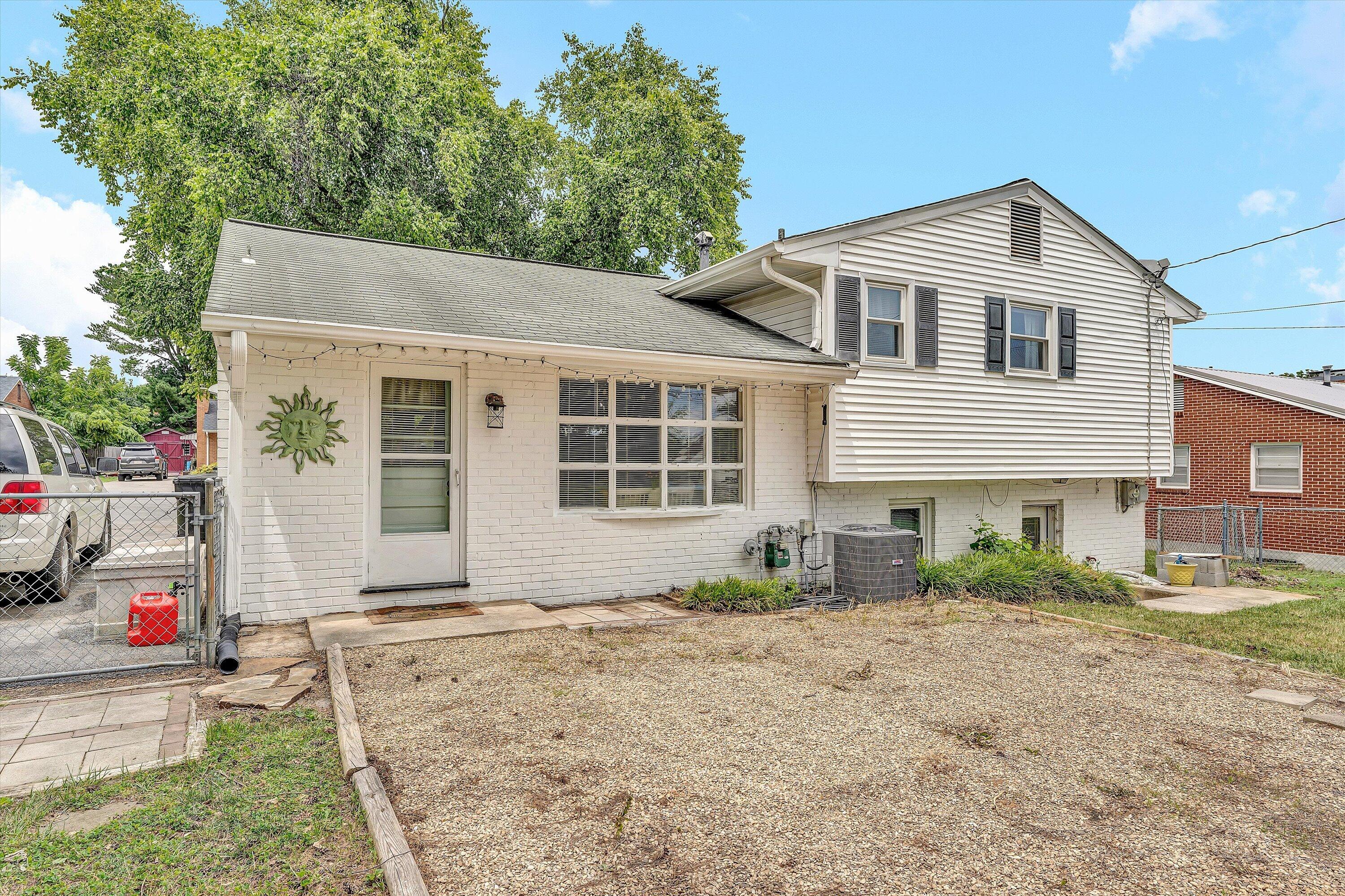 509 Water Oak Road Roanoke, VA 24019 - Photo 22 of 29 22-DSC05347