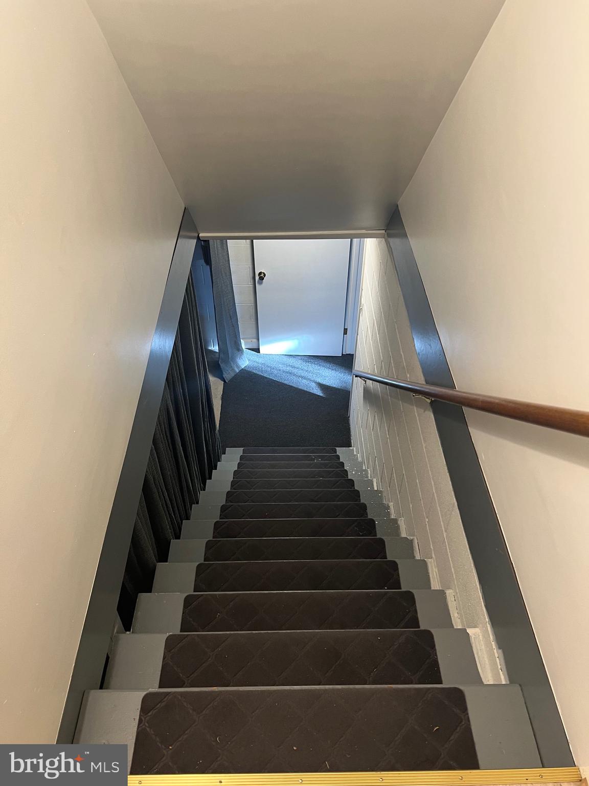 11915 Bedford Road Northeast Cumberland, MD 21502 - Photo 20 of 35 a view of entryway