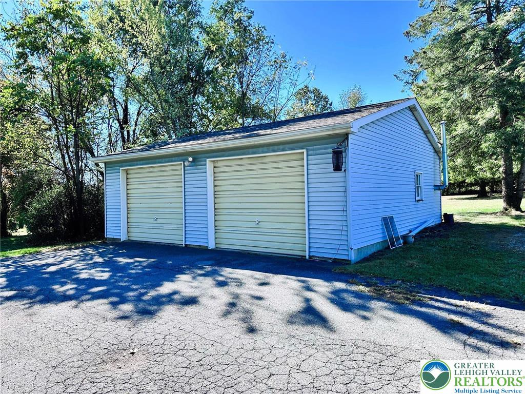 297 Long Lane Road Walnutport, PA 18088 - Photo 31 of 32