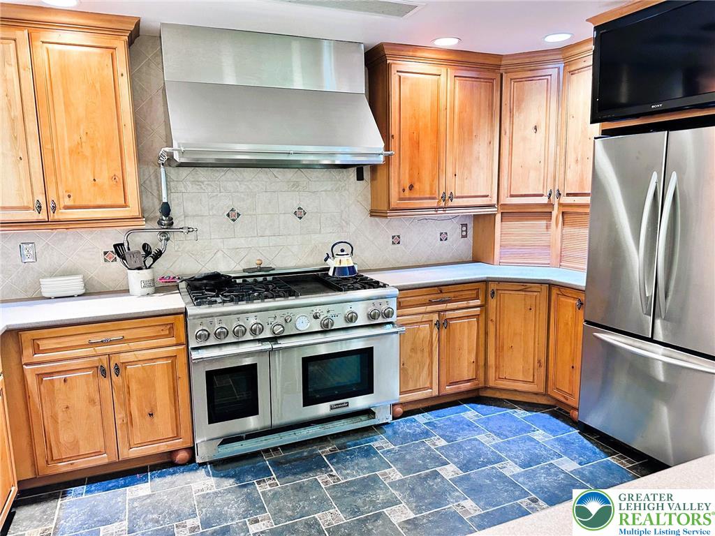 297 Long Lane Road Walnutport, PA 18088 - Photo 5 of 32