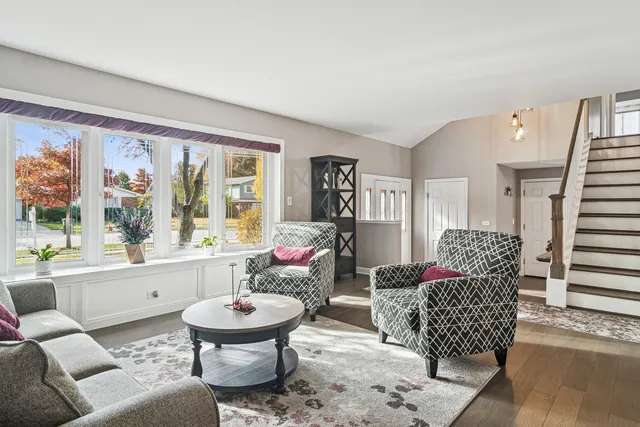 $599,900 | 214 East Ivy Lane, Arlington Heights, IL 60004