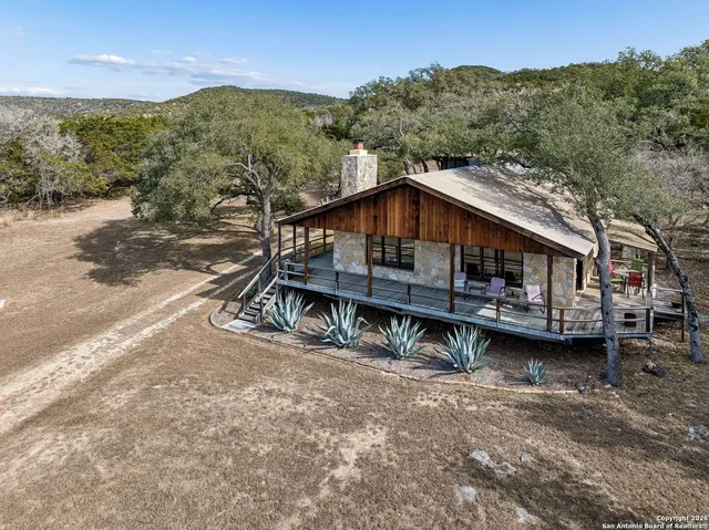 $550,000 | 299 Live Oak Trail, Tarpley, TX 78883