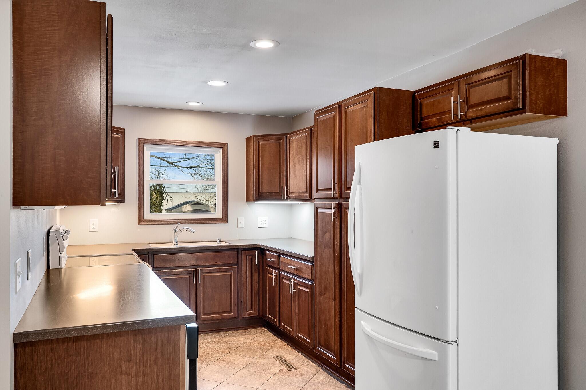 1371 A County Rd SS Onalaska, WI 54650 - Photo 9 of 30 Kitchen