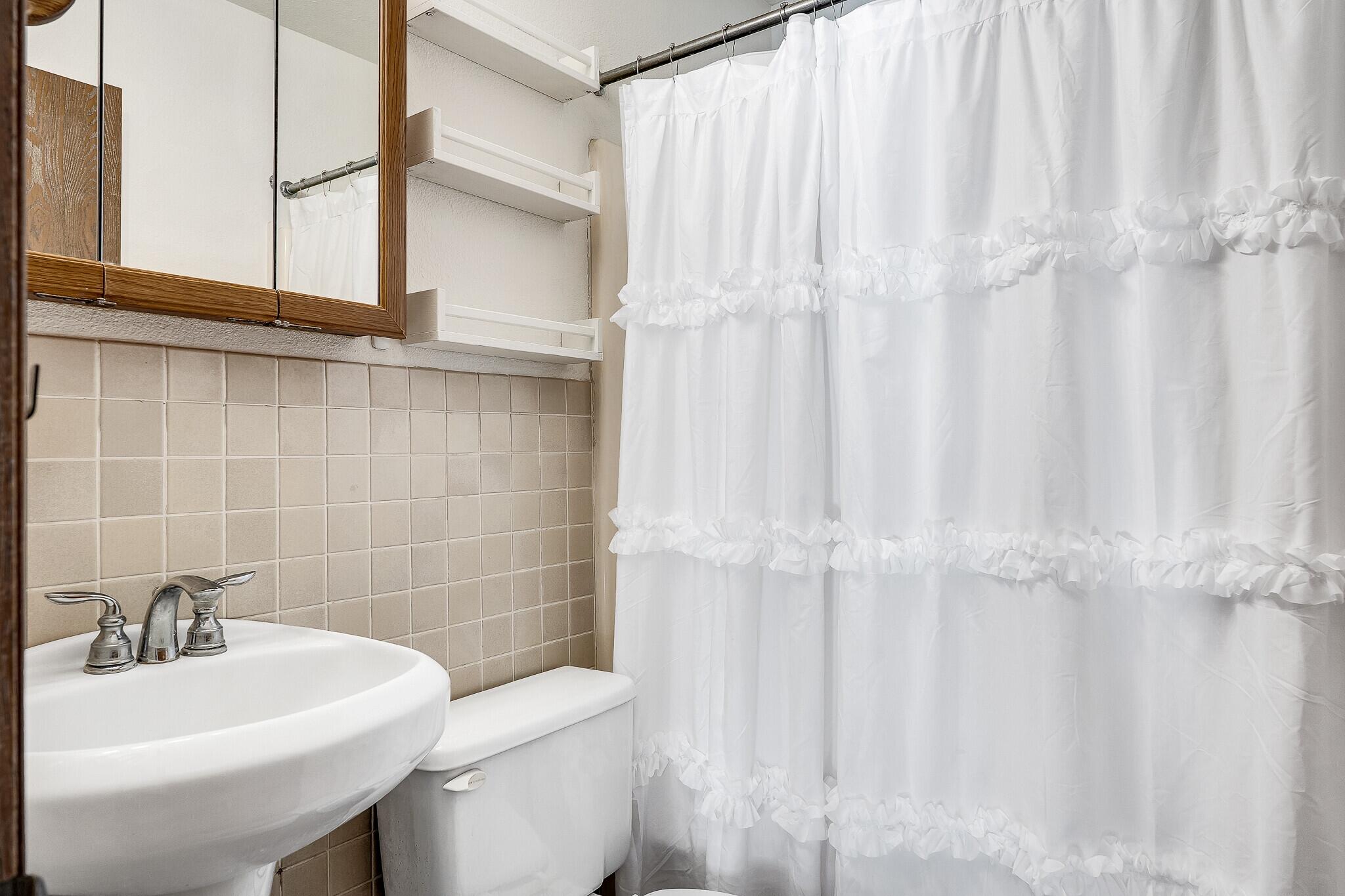 1371 A County Rd SS Onalaska, WI 54650 - Photo 18 of 30 Main Bathroom