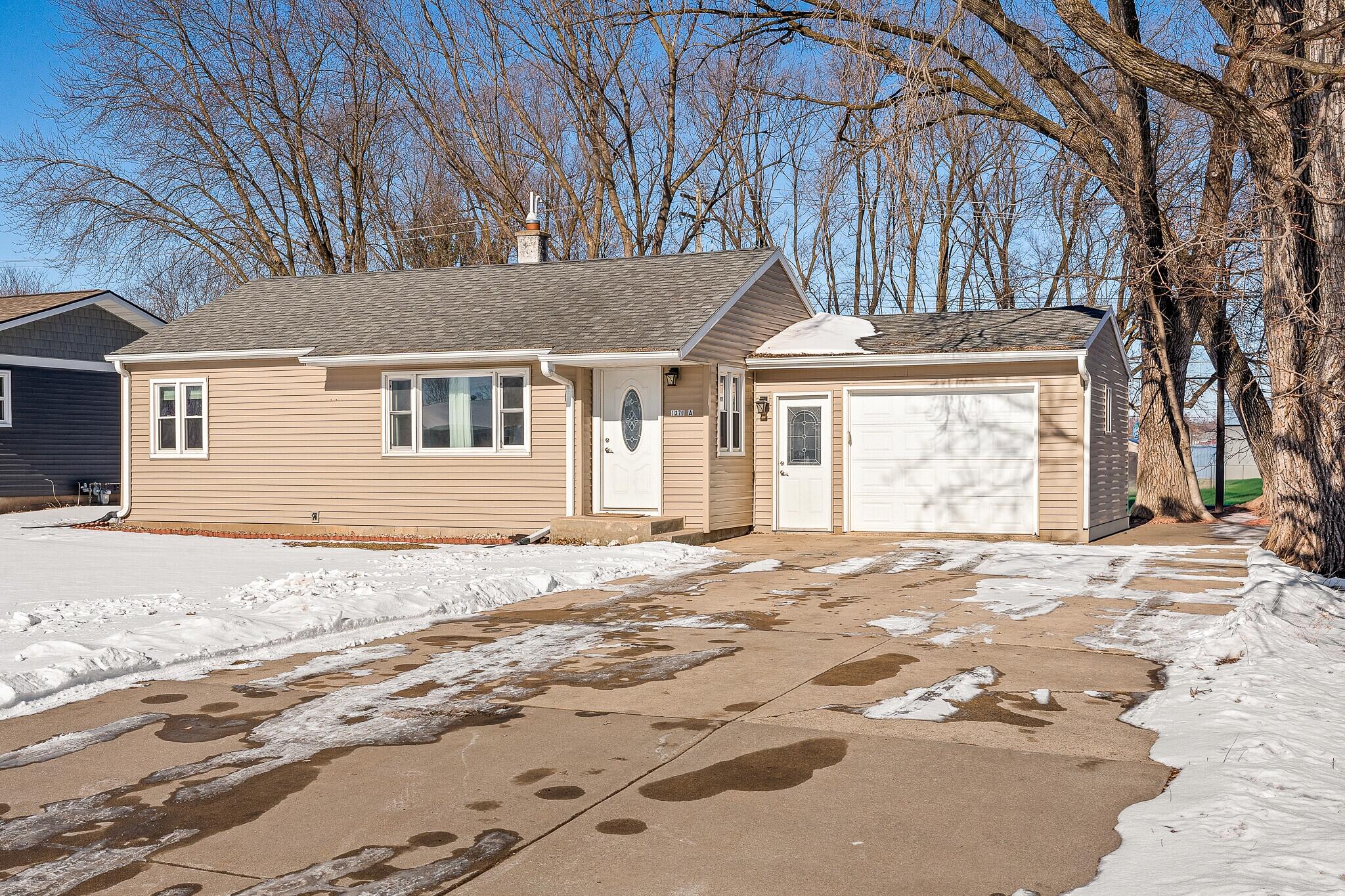 1371 A County Rd SS Onalaska, WI 54650 - Photo 2 of 30 Front of House