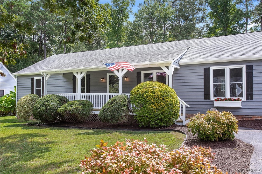 4647 Brookridge Road Chesterfield, VA 23832 - Photo 3 of 28 a front view of a house with garden