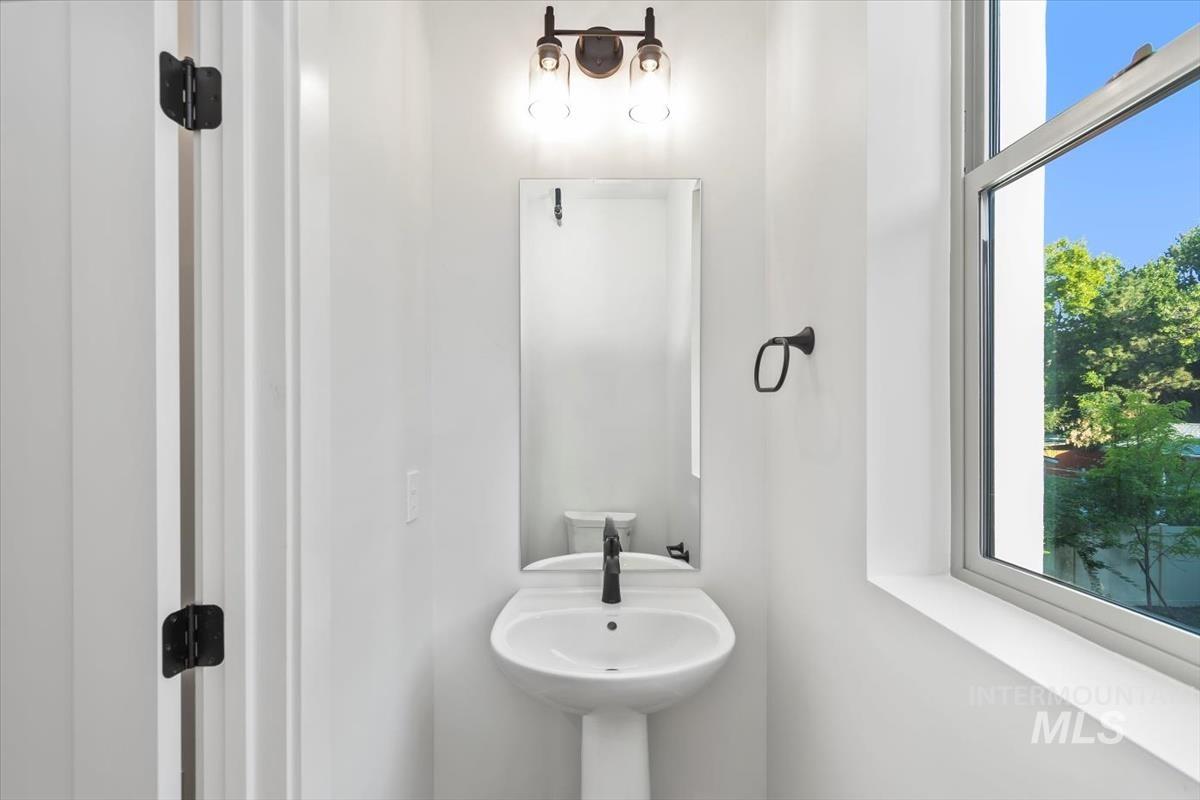 1735 South Rock View Lane Boise, ID 83705 - Photo 20 of 35