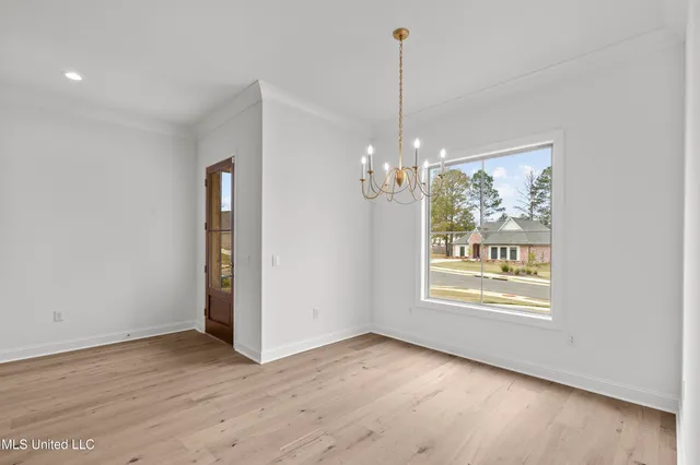 $385,000 | 213 Lake Crest Drive, Madison, MS 39110