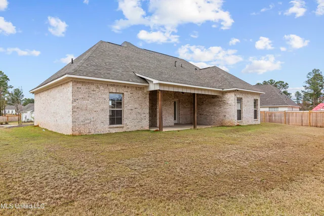 $385,000 | 213 Lake Crest Drive, Madison, MS 39110
