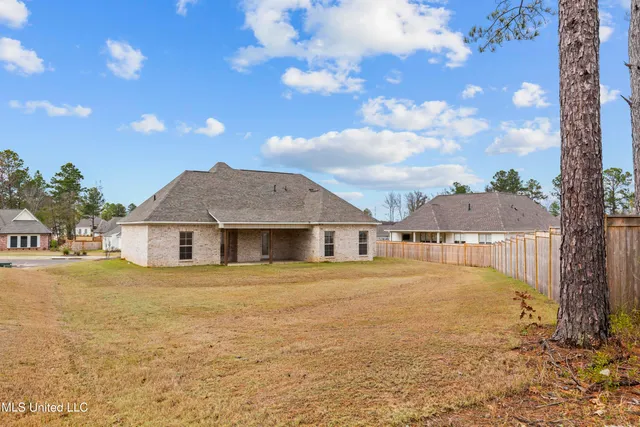 $385,000 | 213 Lake Crest Drive, Madison, MS 39110