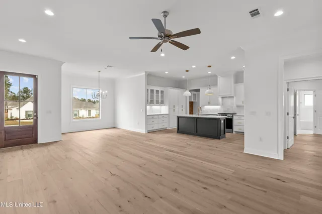 $385,000 | 213 Lake Crest Drive, Madison, MS 39110