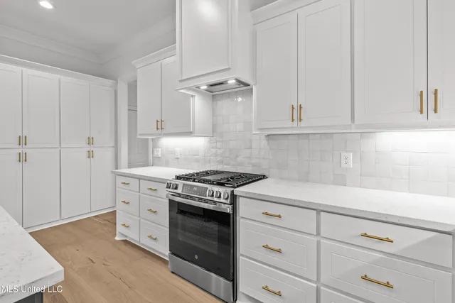 $385,000 | 213 Lake Crest Drive, Madison, MS 39110