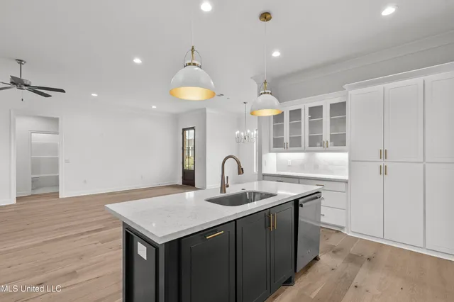 $385,000 | 213 Lake Crest Drive, Madison, MS 39110