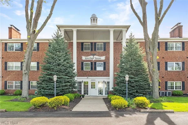 $114,900 | 2885 Pease Drive, Unit 103, Rocky River, OH 44116