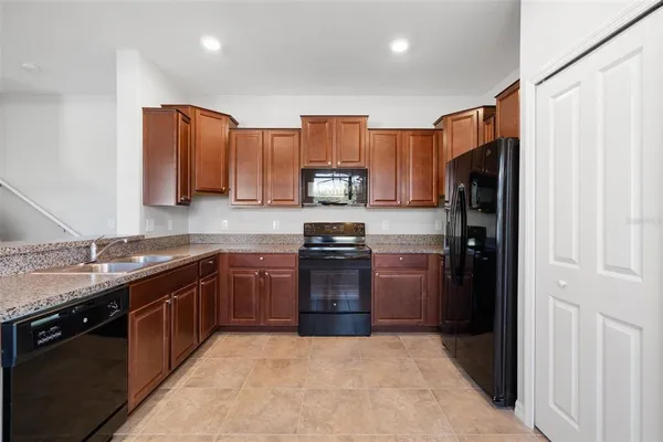 $2,350 | 7678 Ginger Lily Court, Tampa, FL 33619