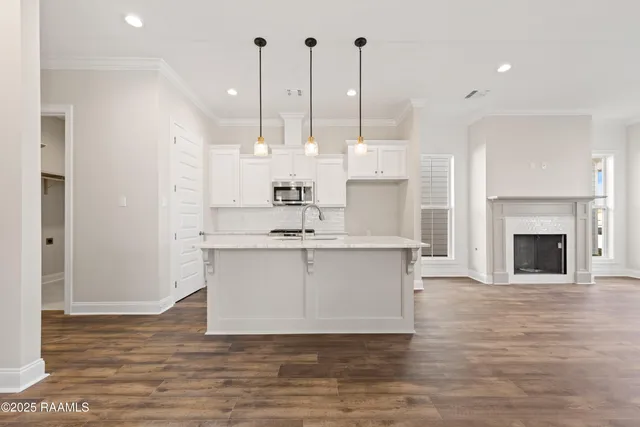 $356,900 | 408 Flores Court, Lafayette, LA 70507