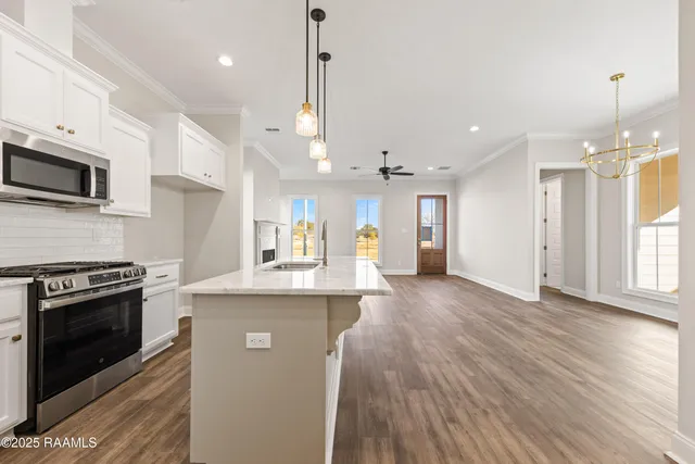 $356,900 | 408 Flores Court, Lafayette, LA 70507