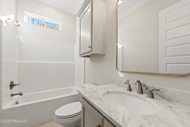 $356,900 | 408 Flores Court, Lafayette, LA 70507