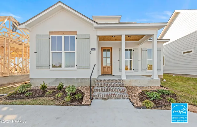 $356,900 | 408 Flores Court, Lafayette, LA 70507