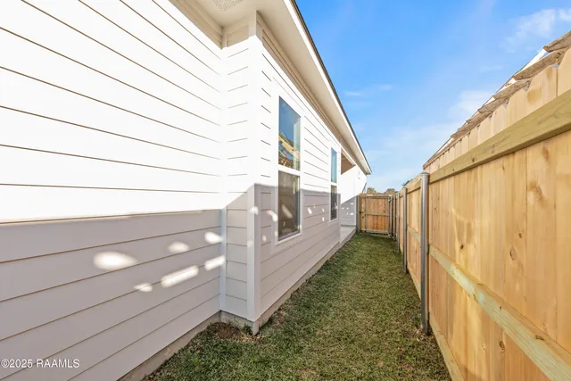 $356,900 | 408 Flores Court, Lafayette, LA 70507