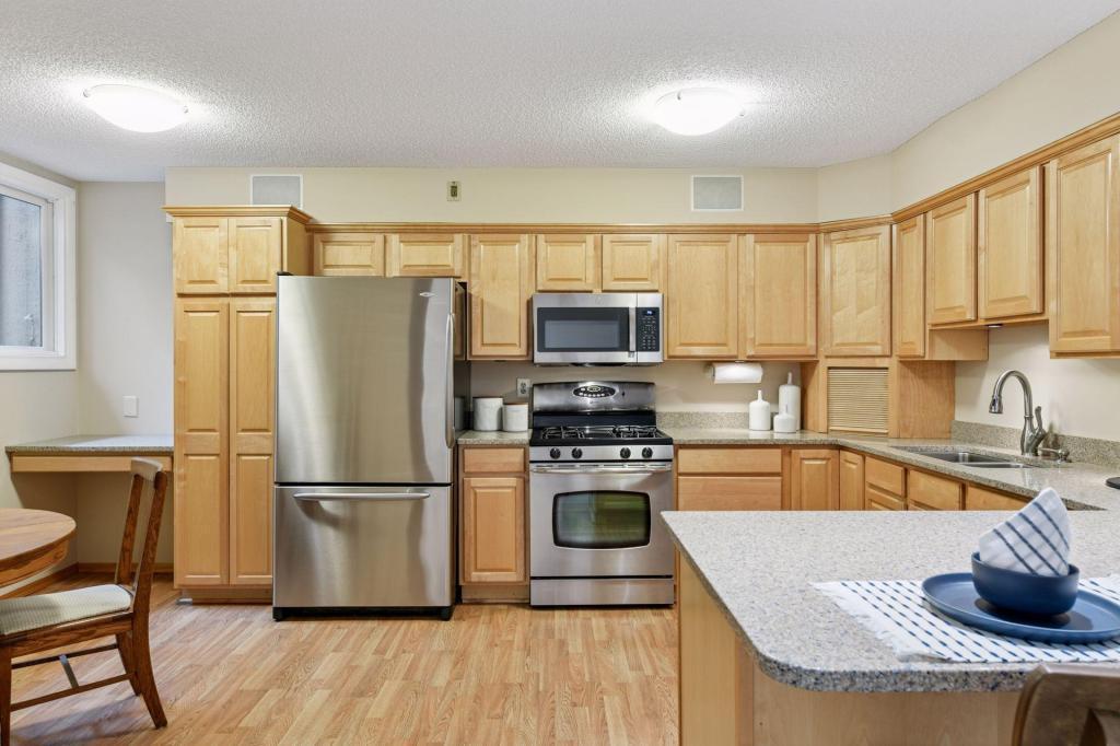 5700 Duncan Lane Edina, MN 55436 - Photo 14 of 50