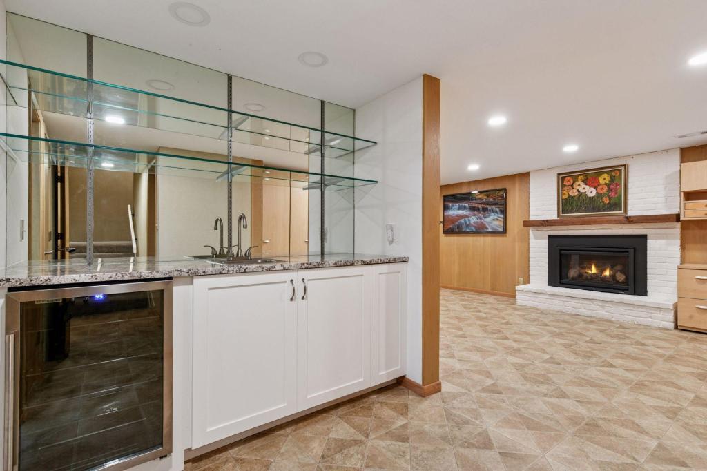 5700 Duncan Lane Edina, MN 55436 - Photo 38 of 50