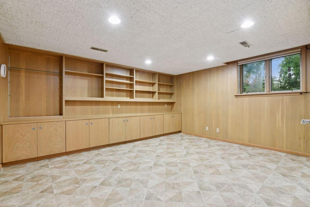 5700 Duncan Lane Edina, MN 55436 - Photo 39 of 50