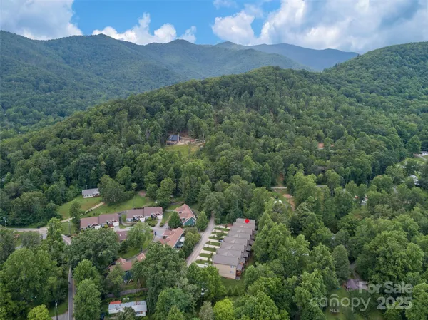 $395,000 | 220 Rainbow Terrace, Black Mountain, NC 28711
