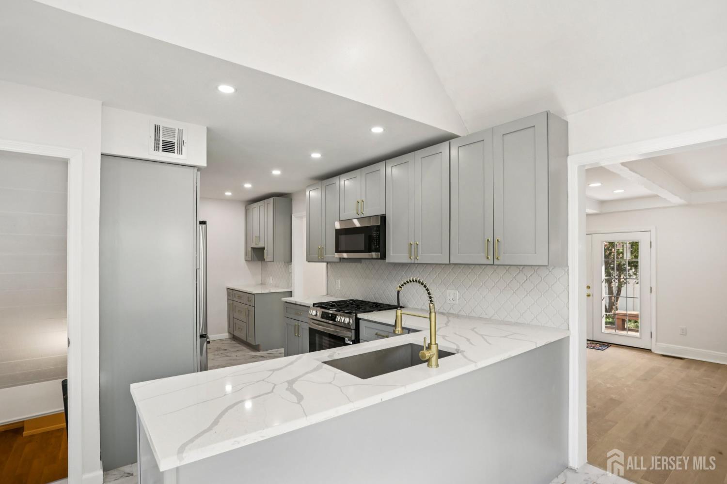 101 Ravine Drive Matawan, NJ 07747 - Photo 21 of 47