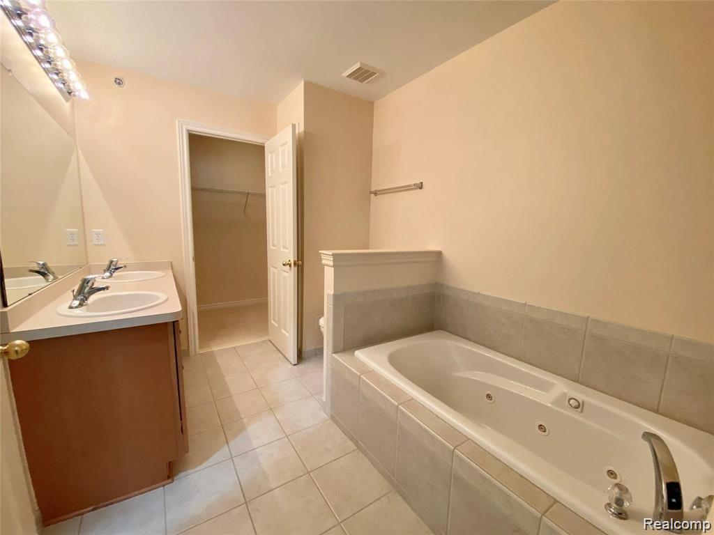 341 Village Way South Canton, MI 48188 - Photo 18 of 34