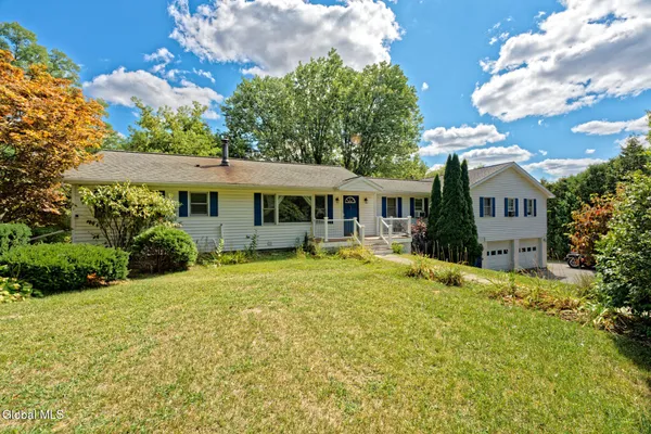 $1,800 | 58 Beach Road, Halfmoon, NY 12065