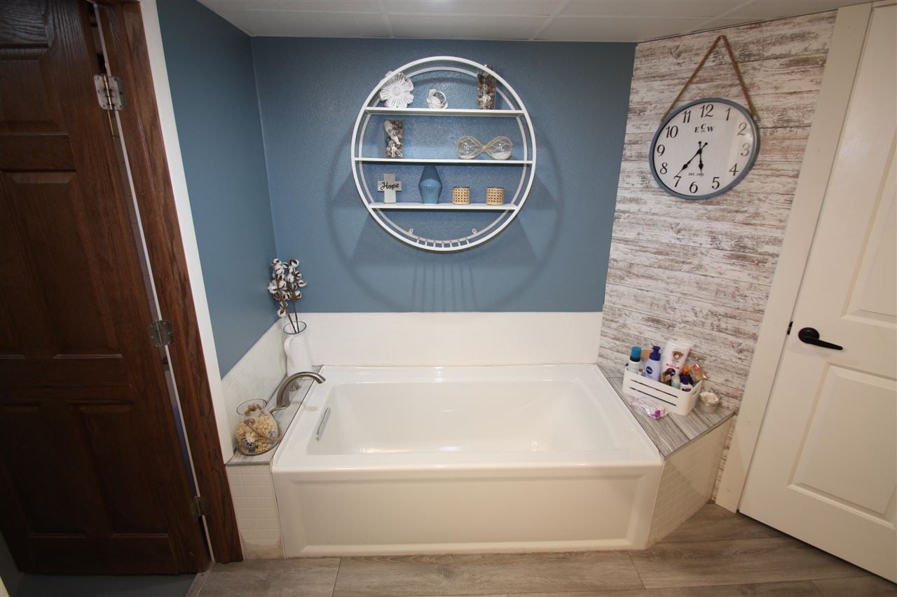 6710 La Porte Road Waterloo, IA 50702 - Photo 20 of 25 Gallery Image 20