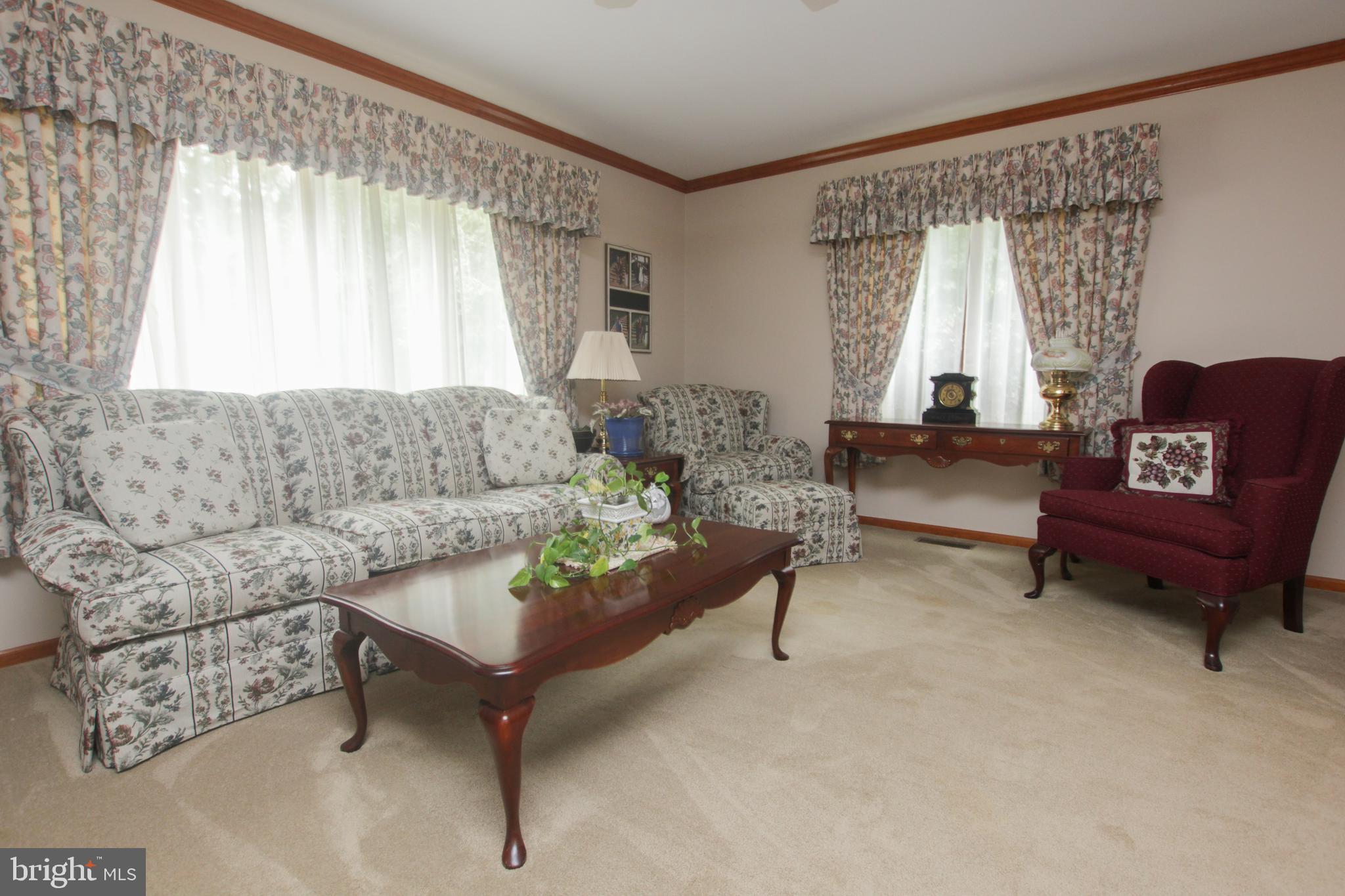 6343 Cedar Neck Road Milford, DE 19963 - Photo 7 of 32 Family Room