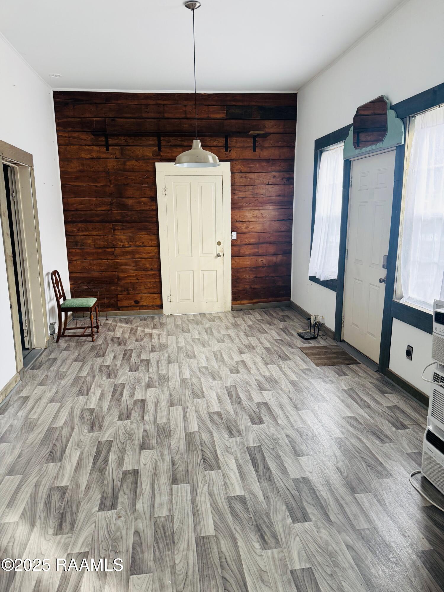 405 North Buchanan Street Lafayette, LA 70501 - Photo 4 of 15 Living Room
