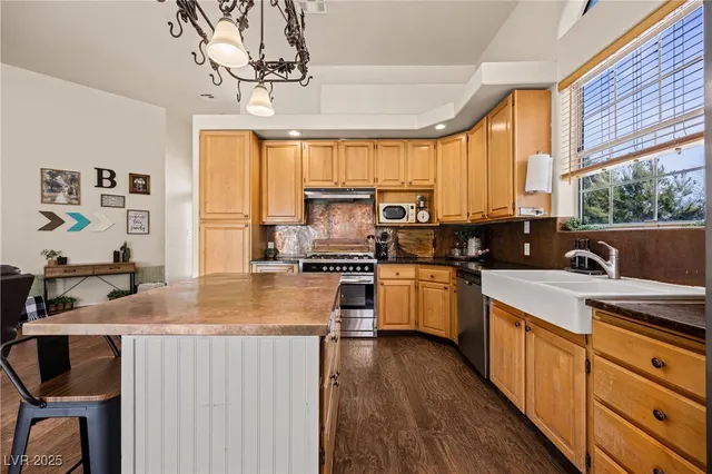 $455,000 | 1951 Jim Haworth Court, Logandale, NV 89021