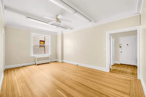 $600,000 | 150 East 49th Street, Unit 3E | Midtown East