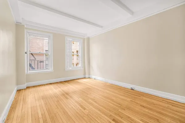 $600,000 | 150 East 49th Street, Unit 3E | Midtown East