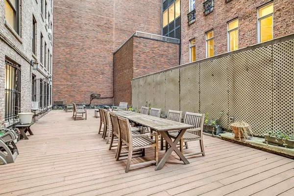 $600,000 | 150 East 49th Street, Unit 3E | Midtown East