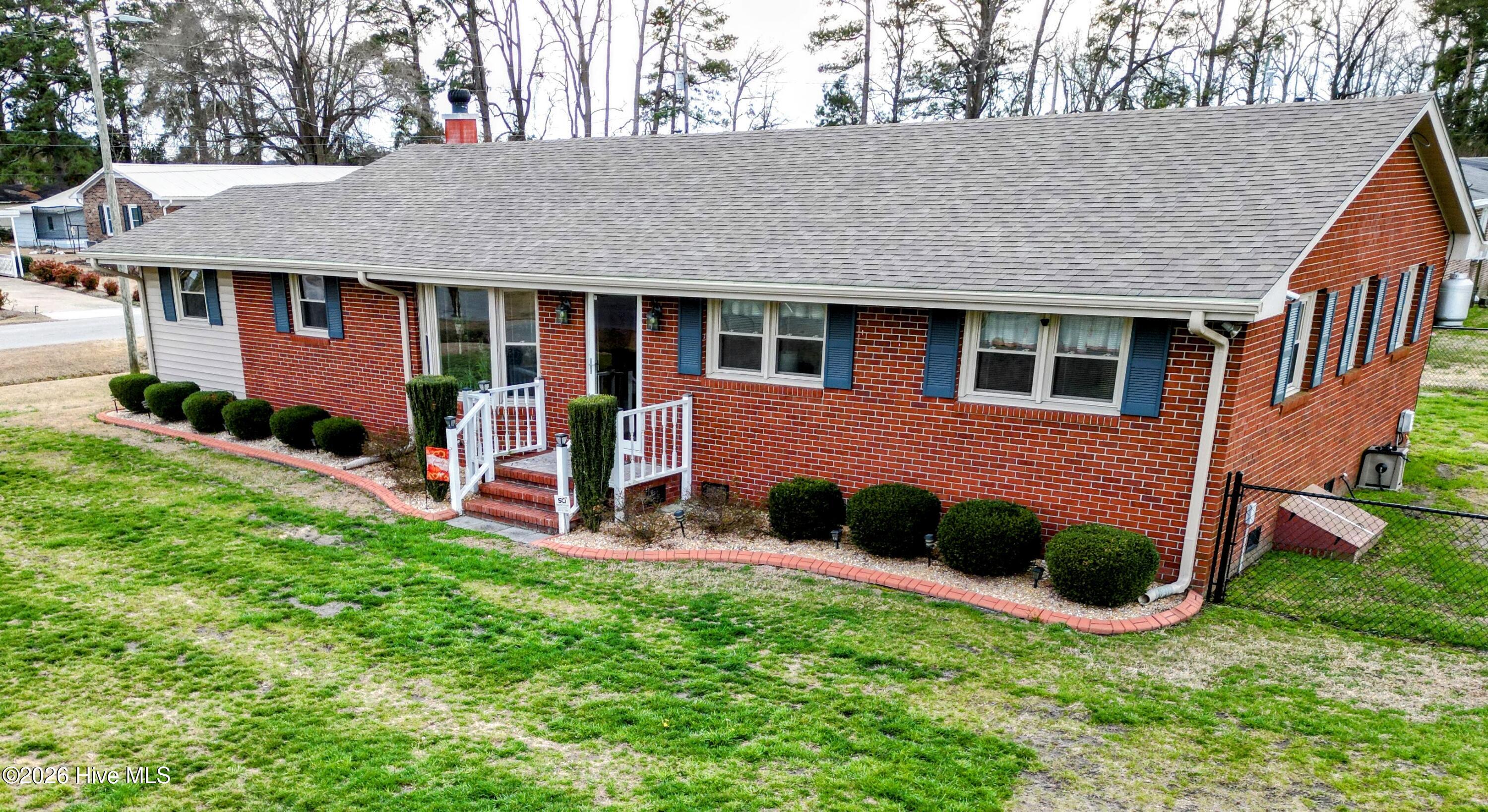 222 Orange Street Kinston, NC 28504 - Photo 2 of 28 Welcome to 222 Orange St.