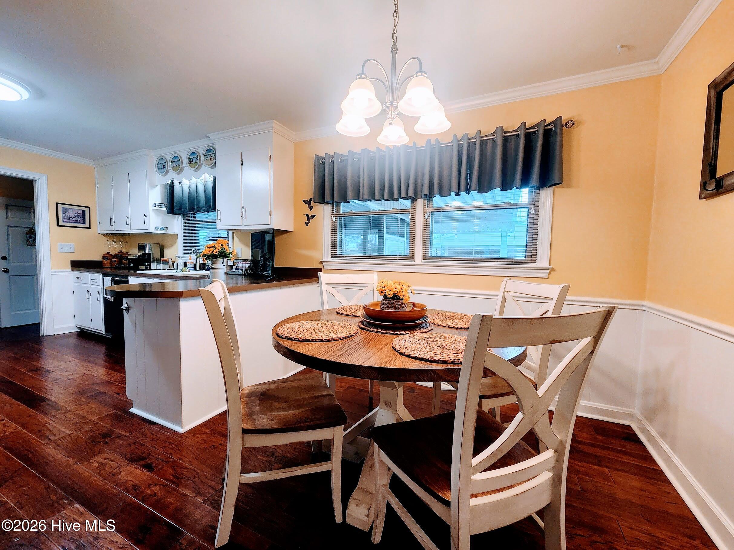 222 Orange Street Kinston, NC 28504 - Photo 9 of 28 Dining Area