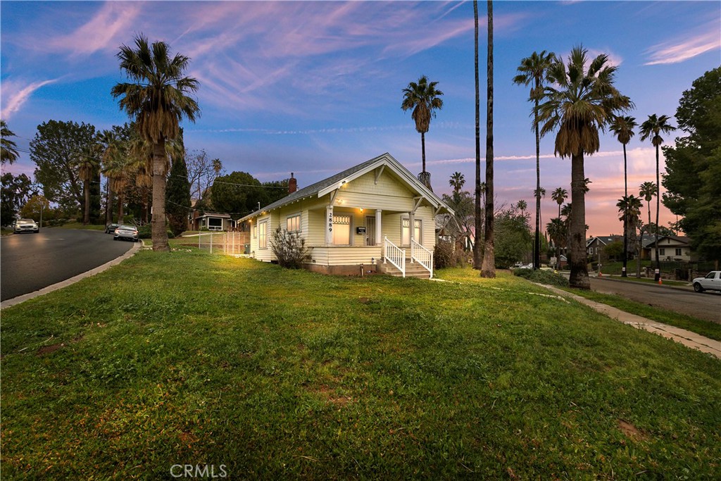 2889 Fairmount Boulevard, Riverside, CA 92501 Compass