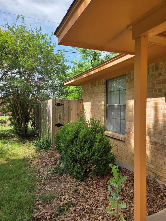 722 South Church Street Pilot Point, TX 76258 - Photo 4 of 37 a view of a house with a yard