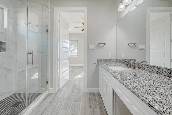 $2,400 | 3639 Needville Avenue, Needville, TX 77461