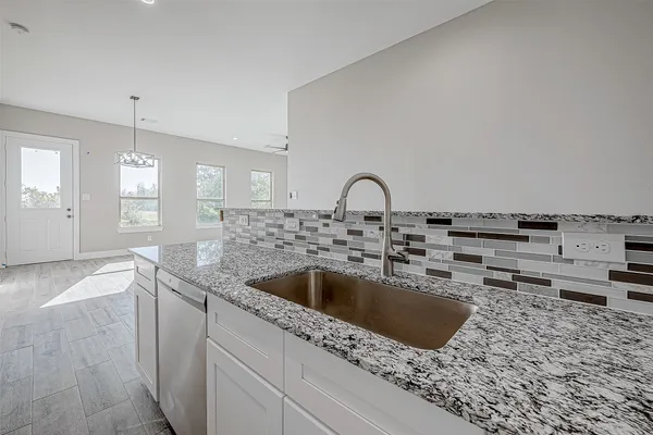 $2,400 | 3639 Needville Avenue, Needville, TX 77461