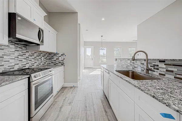 $2,400 | 3639 Needville Avenue, Needville, TX 77461