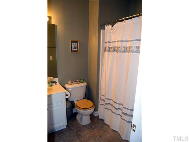 7668 Silver View Lane Raleigh, NC 27613 - Photo 14 of 24 Downstairs Full Bath