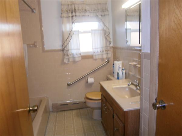 76 Harding Road Fairhaven, MA 02719 - Photo 8 of 9