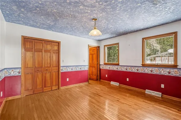$265,000 | 212 Pine Street, Zelienople, PA 16063